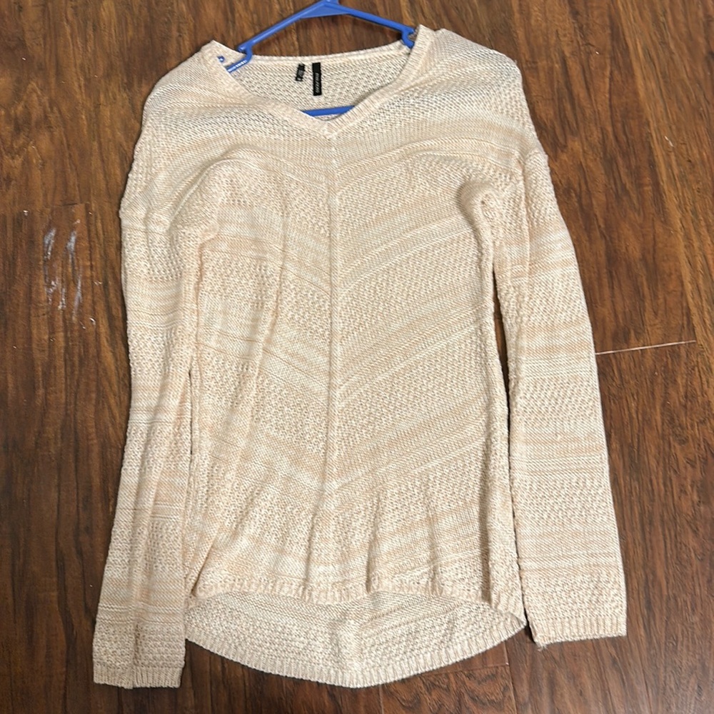 Maurice’s v-neck sweater